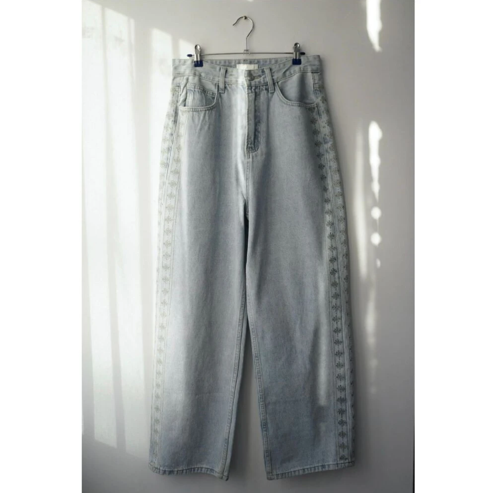 

Embroidered Flower High Street Washed Color Straight Leg Wide Leg Pants Jeans