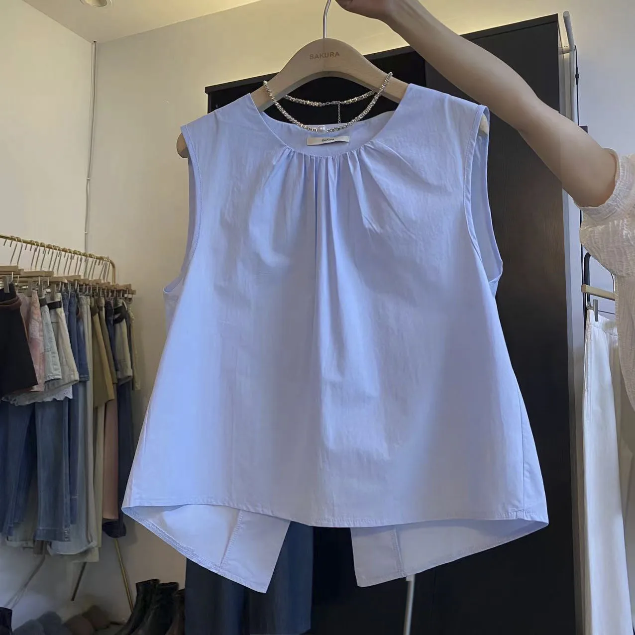 

DIYI Style Korean round Neck Pleated Backless Sleeveless Vest Color Shirt for Young Women Summer Commute Fashion