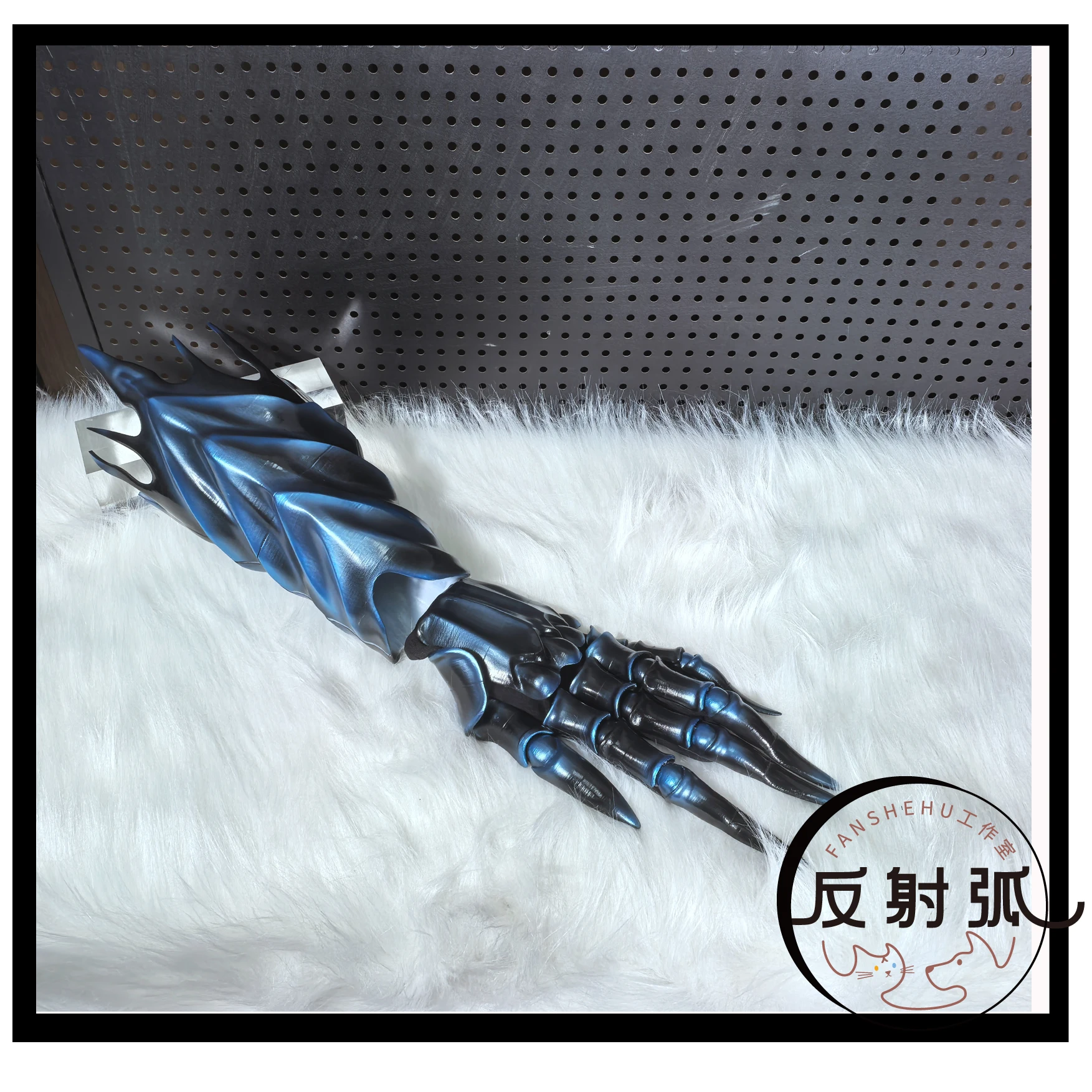 ชุดคอสเพลย์มือและเท้าของโอเบรอน วอร์ทิเกอร์น จากเกม Fate/Grand Order สำหรับงานคอสเพลย์ ฮาโลวีน งานคาร์นิวัล และงานปาร์ตี้