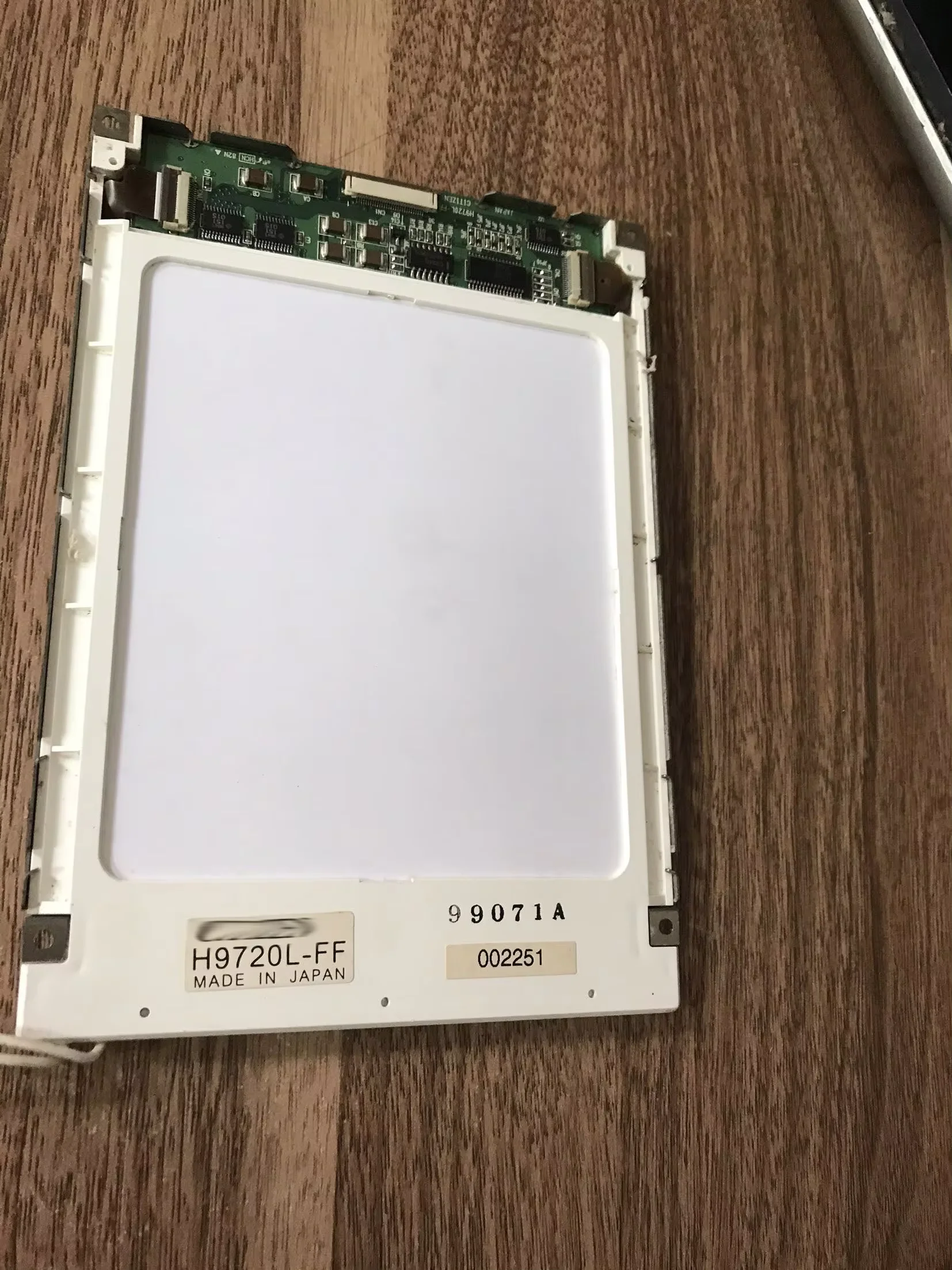 

H9720L-FF INDUSTRIAL DISPLAY SCREEN LCD