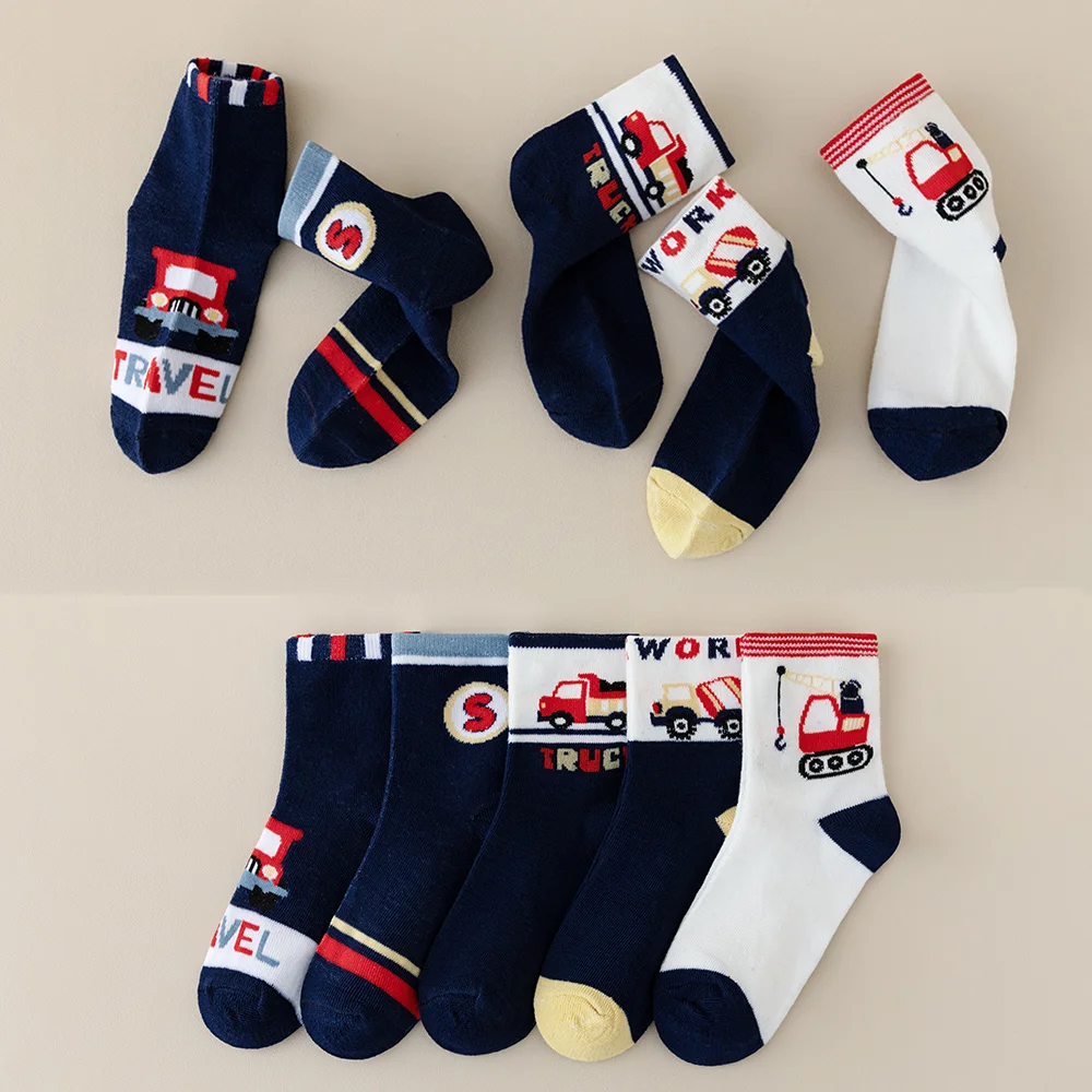 

5/10 пар детских носков для мальчиков: носки до щиколотки, носки с буквами и игрушечными машинками, носки до середины икры, детские носки для весны и осени.
