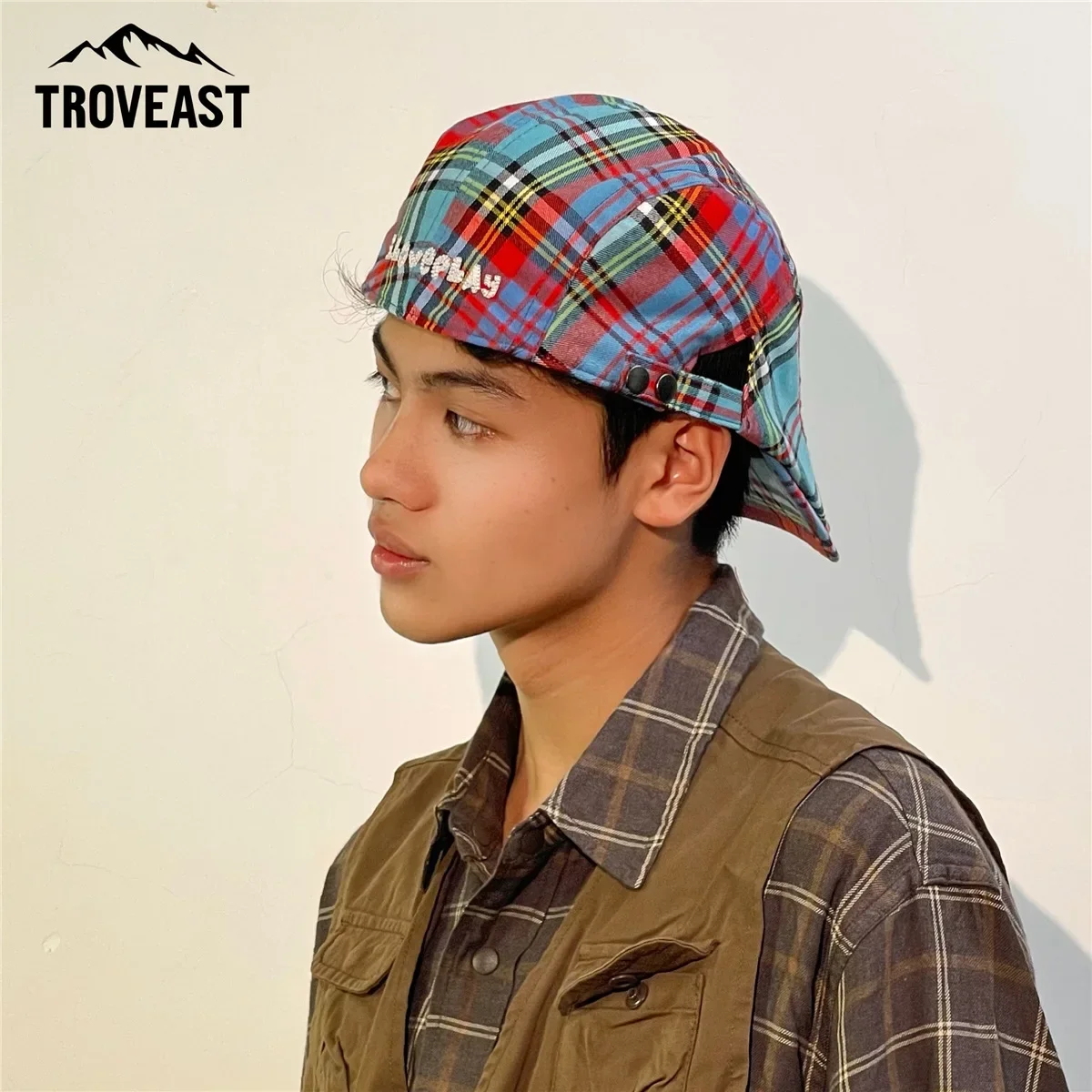 

Autumn and Winter Retro Checkered Forward Hat Male Female Literary Academy Painter Big Head Circumstance Wearing Beret