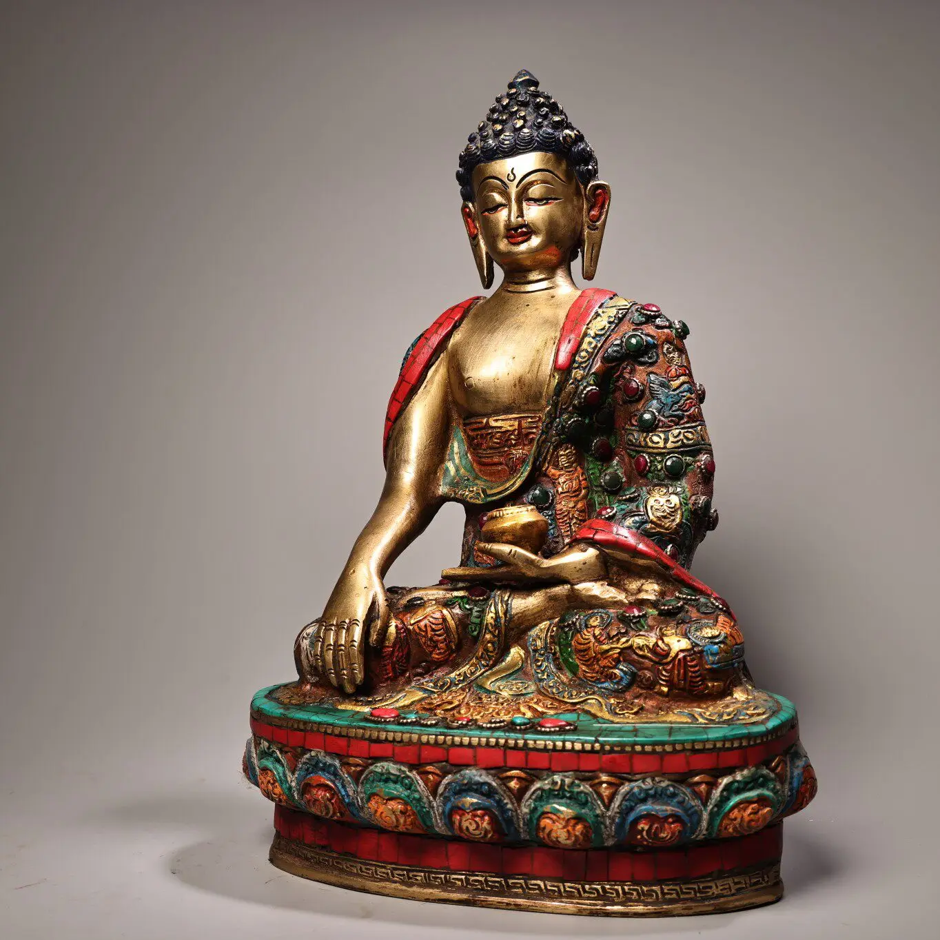 Tibet Craft Shakyamuni Buddha Statue Gem Inlaid Painted Gold Home Altar Decor Collectible