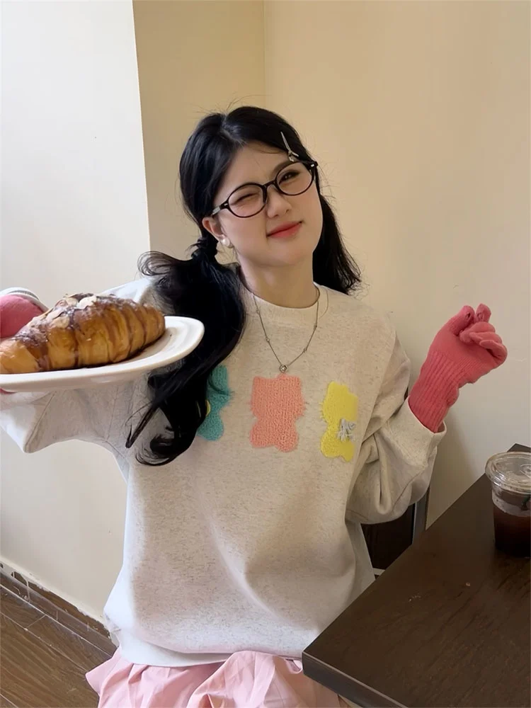 

Adorable round Ne Fce Sweatirt Women's Loose Long Sve Top Sweet Sle Polyester Cotton Blend Comfortable Fit