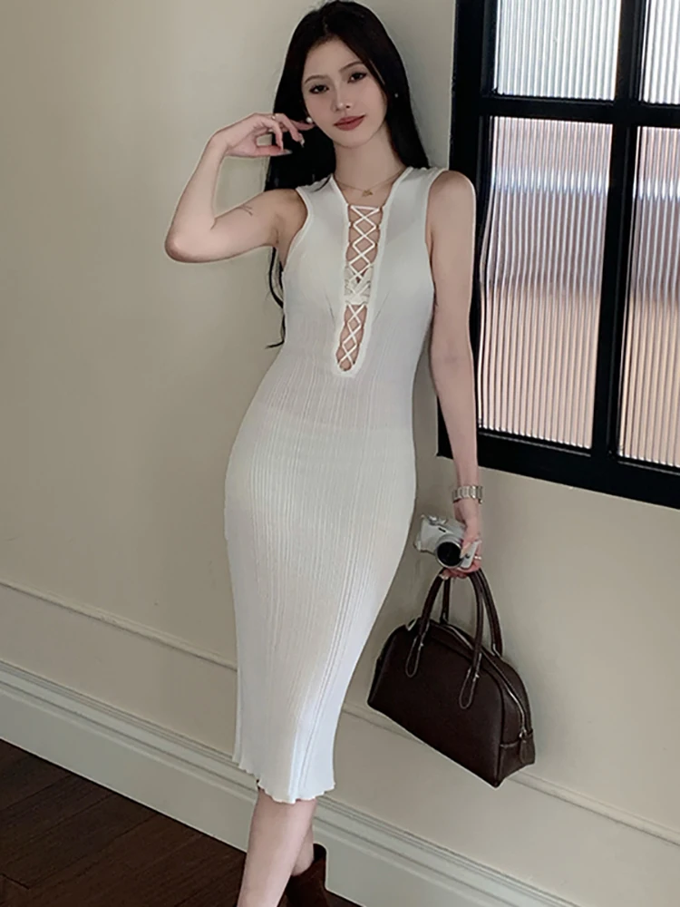 2025 Witte Gebreide Bandage Hollow Out Sexy Jurk Vrouwen Elegant Casual Mouwloze Midi Jurk Zomer Koreaanse Bodycon Prom Kleding