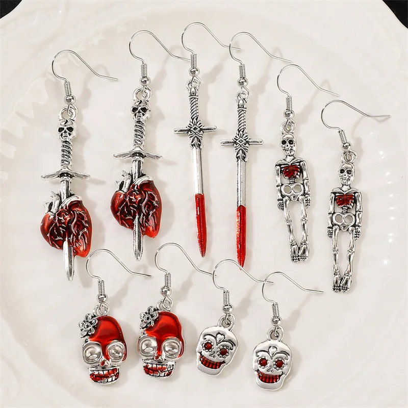 Halloween Gothic Style Creative Personalized Women's Earrings, Reduced Skull Heart Pendant, Suitable for Daily Wear, Christmas G