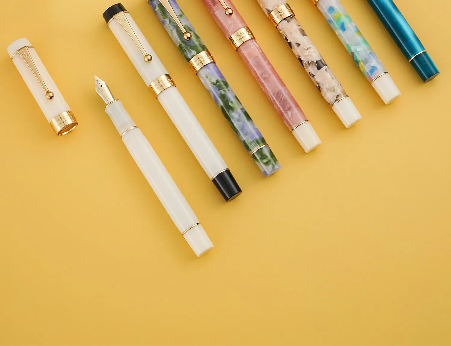 Jinhao 100 Füllfederhalter Set – Mittelgrünes Harzgehäuse & Goldenes Zierband – Inkl. Metall-Etui & Konverter