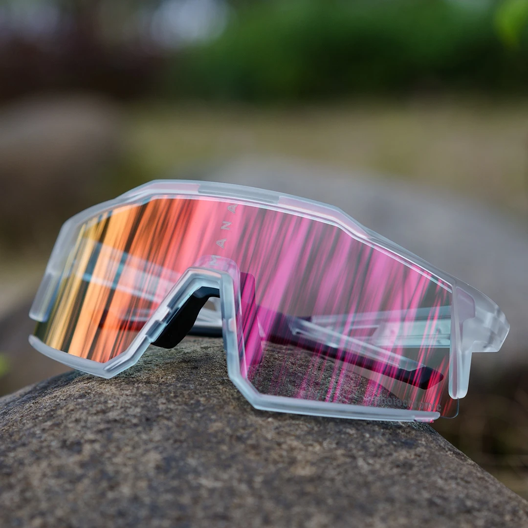 MANA Photochromic Cycling Glasses With TR90 Body And UV400 PC Lenses For All Types Of Outdoor Sports.