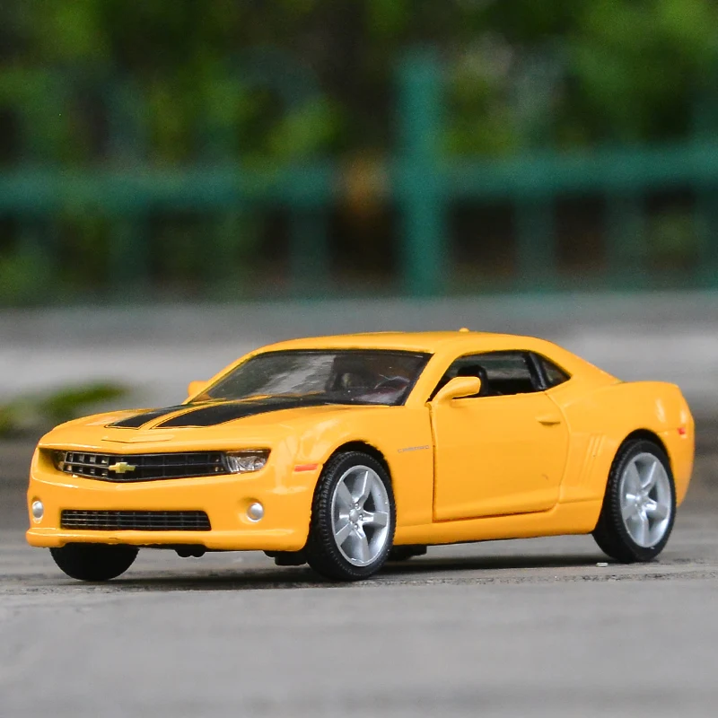 1/36 Chevrolet Camaro Classic Car Alloy Sports Car Model Diecasts Metal Toy Car Model High Simulation Collection Gift