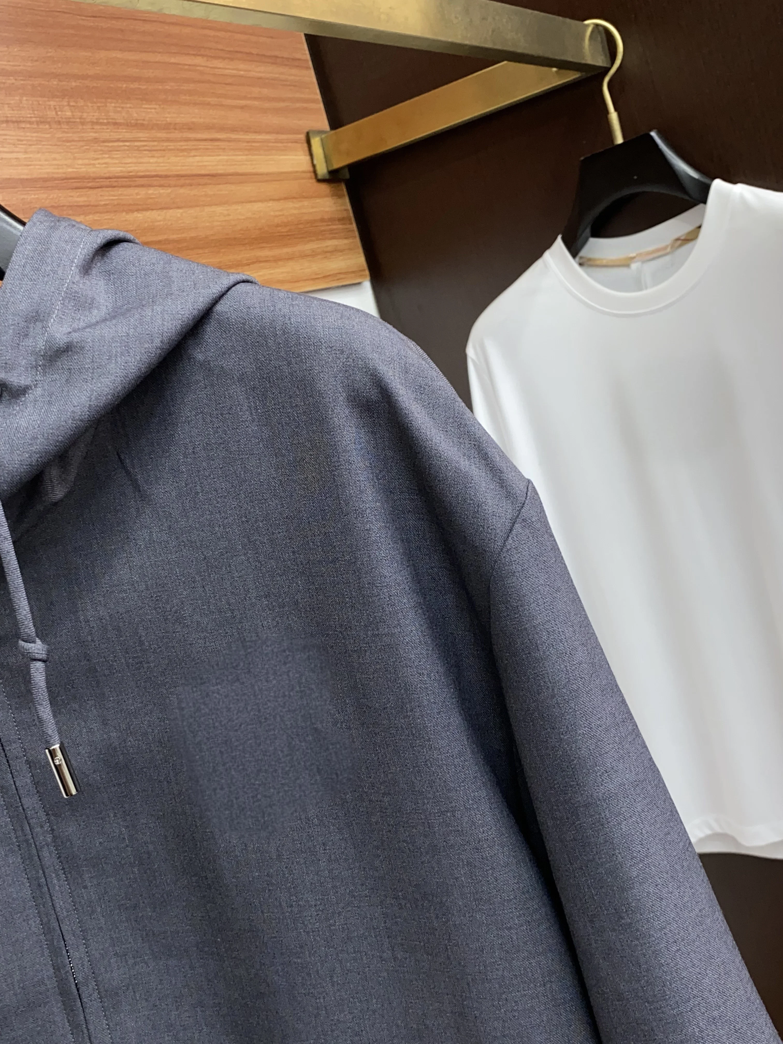 

LP Italian Simple Versatile Hooded Casual Jacket 25aw