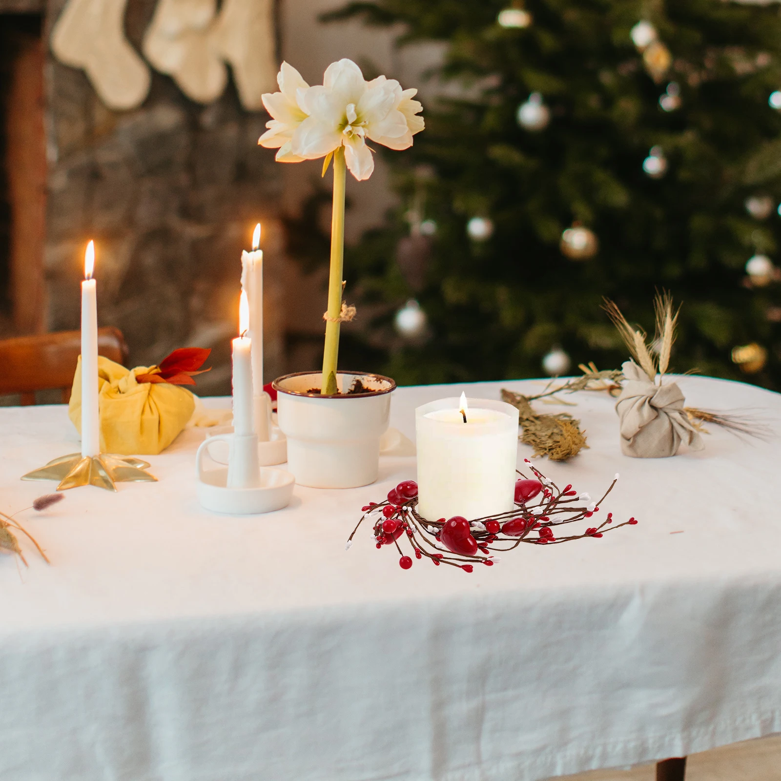 

2Pcs Heart Berries Rings Romantic Table Centerpieces Valentine Mothers Day Holiday Decor Rings Valentine Wreath