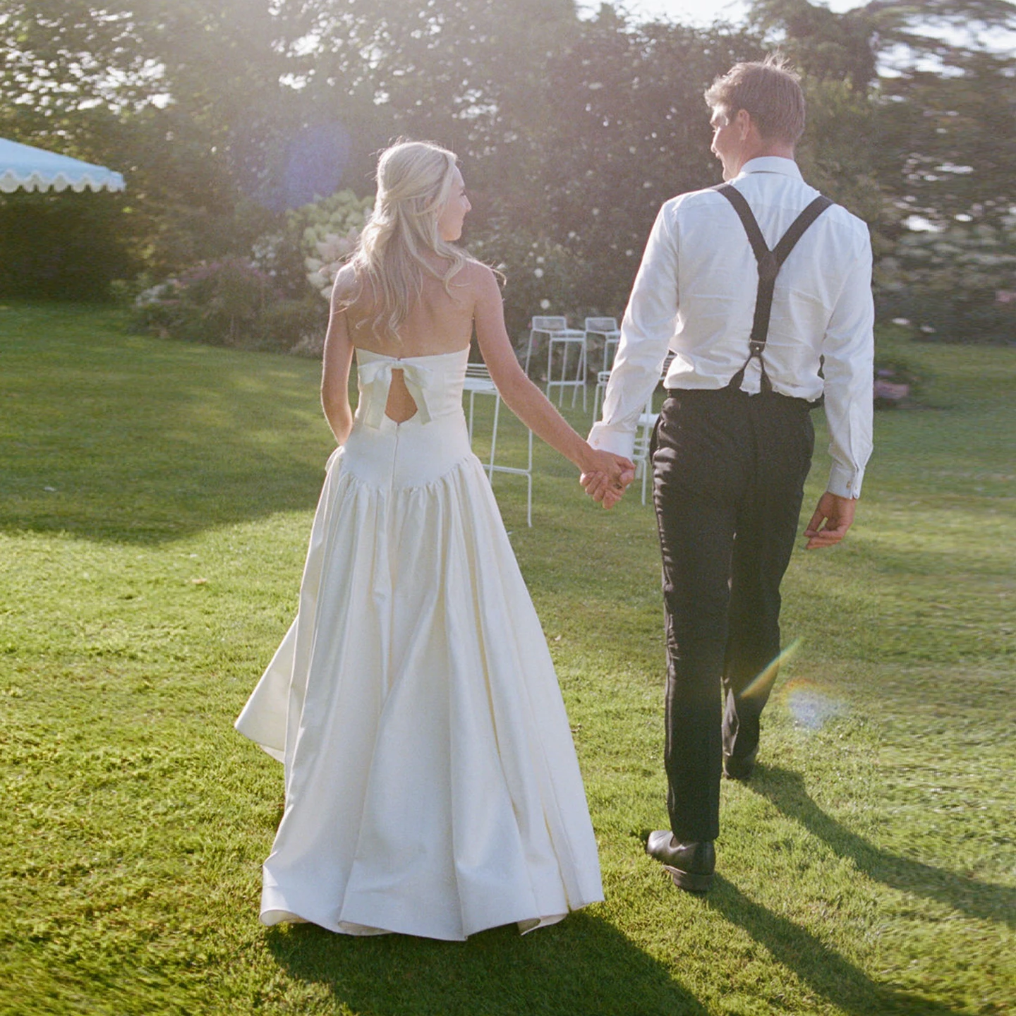 

Strapless Satin Wedding Dress Sleeveless A Line Backless Simple Bridal Gown Outdoor Wedding Party Bridal Dress
