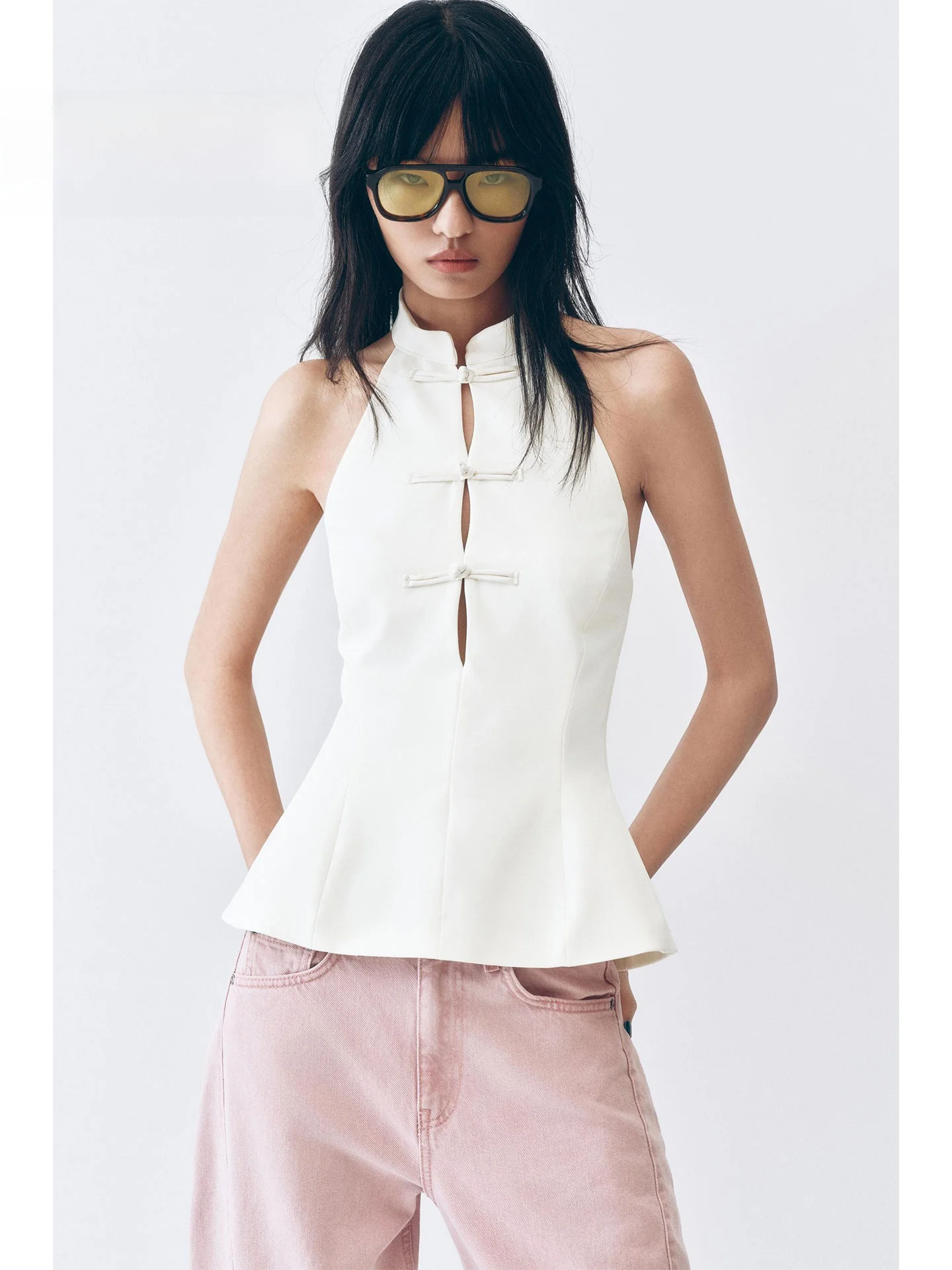 Elegant New Chinese Style Sleeveless Neck Hanging Waist Cinching Women's Top Button Design Summer 2026 Fashion Shirt