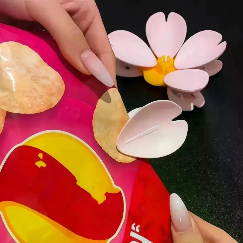 Multifunctional Sakura Magnetic Clip Creative Kitchen Gadget Snack Sealer Food Storage Unique Petal Clip Home Fridge Magnet