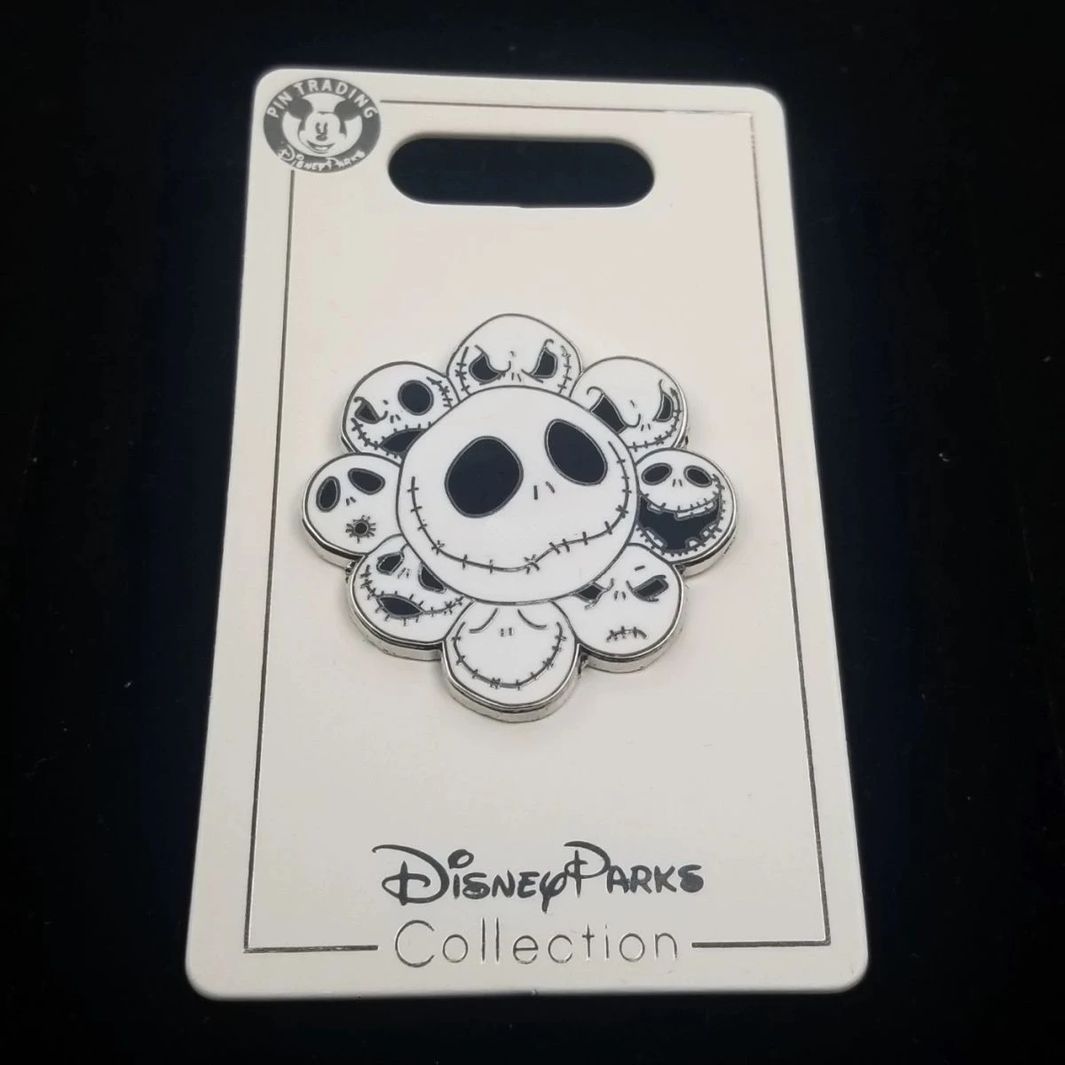 Disney The Nightmare Before Christmas Jack broche, Calavera periférica de Anime de Halloween, insignia de broche de Metal, decoraciones DIY de vacaciones