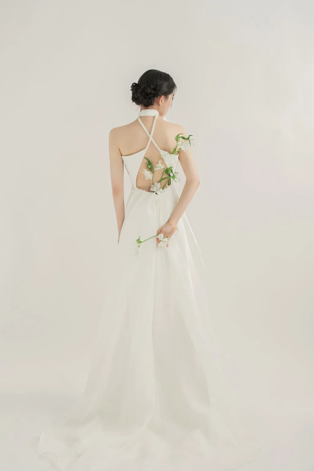 A-line Long Wedding Dress Elegant Bow Not Decorated Halter Sleeveless Criss-Cross Backless Marriage Bridal Gown Customize TT506