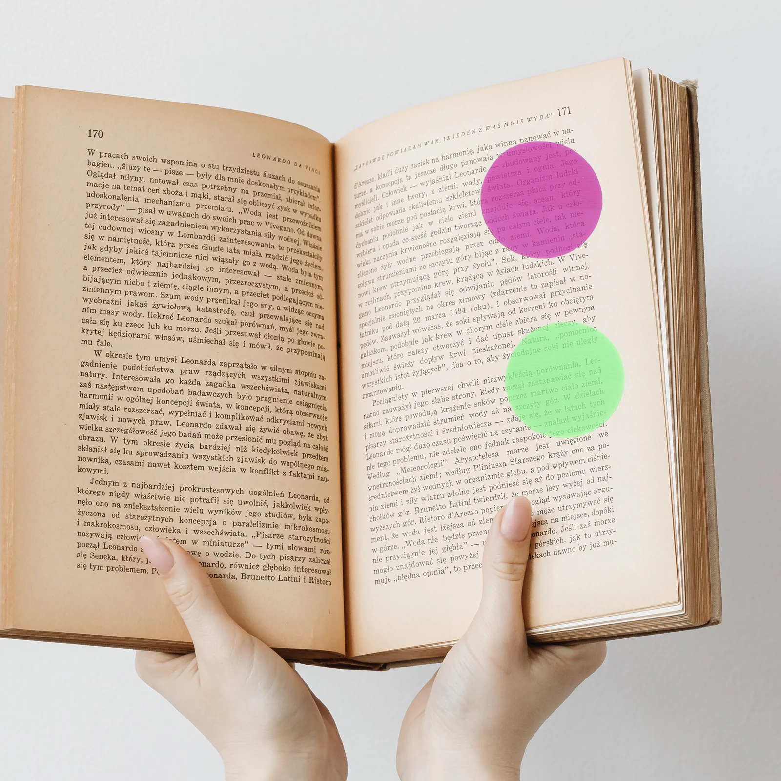 مجموعة واحدة من ملصقات الملاحظات الدائرية الرائعة المقاومة للتمزق للاستخدام اليومي، تصميم بسيط مدمج مثالي لكتب الملفات