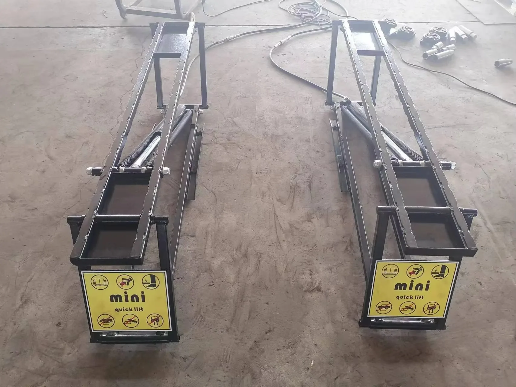 2.8t Auto Mobile Portable Car Scissor Mini Lift Double Cylinder Hydraulic Quick Jack For Home Use