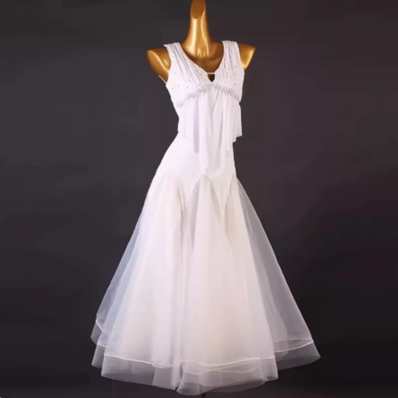 Weißes, modernes, professionelles chinesisches Gesellschaftstanzkleid mit großem Swing-Rock und österreichischem Imitat-Diamant für Aufführungen und Wettbewerbe