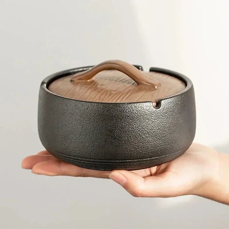 

Simple Ceramic Ashtray with Lid Personality Trend Anti-fly Ash Ashtray Home Living Room Office Ash Storage Box Home Decoration