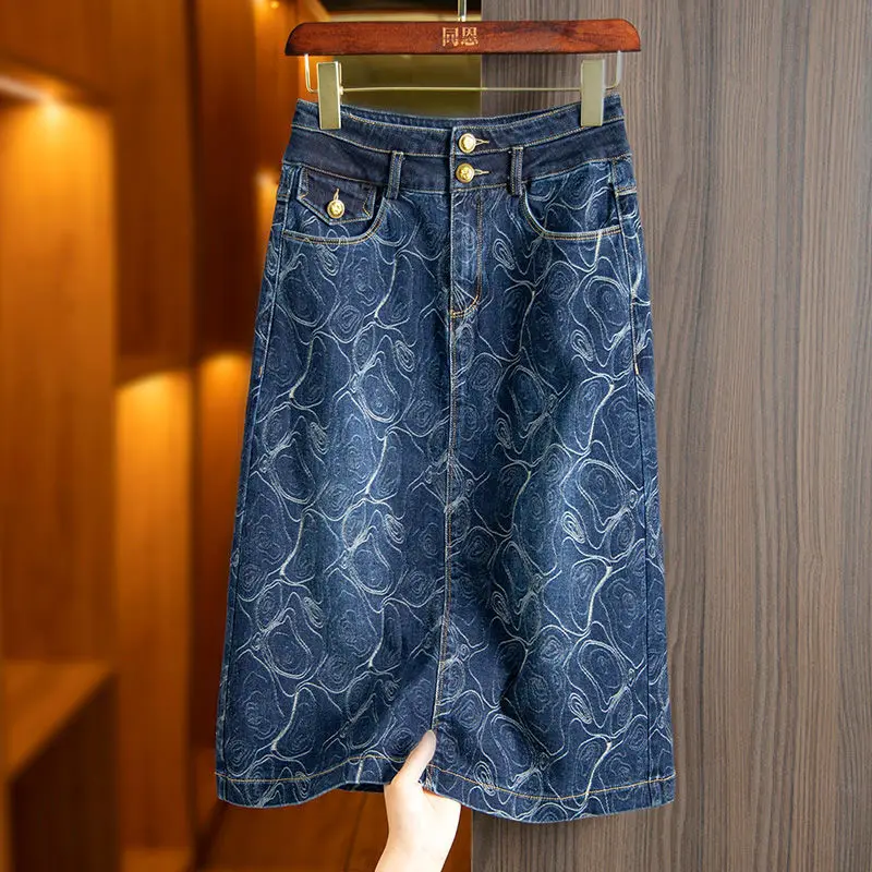 

Женская осенняя облегающая джинсовая юбка с высокой талией 2024, разрезом до бедра и принтом, тонкая юбка-карандаш миди