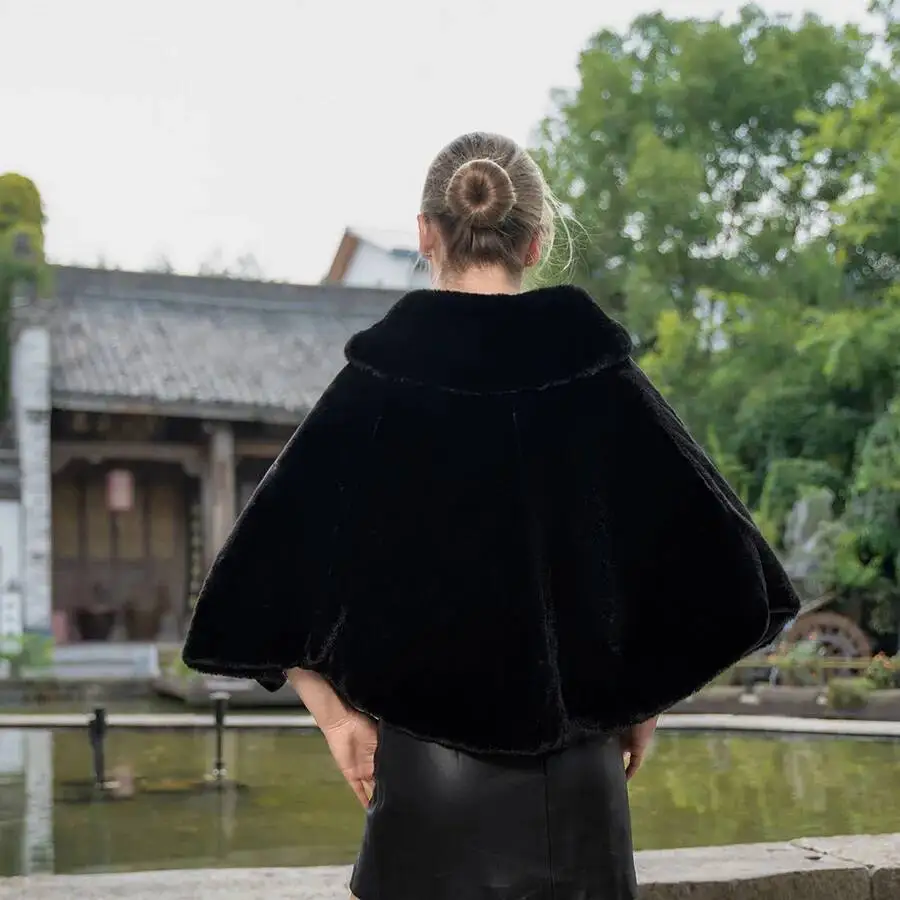 เสื้อคลุมขนเฟอร์เทียมสไตล์จีนสุดหรูสำหรับงานปาร์ตี้ งานแต่งงาน ผ้าคลุมไหล่สำหรับผู้หญิง ฤดูใบไม้ร่วง ฤดูหนาว ให้ความอบอุ่น