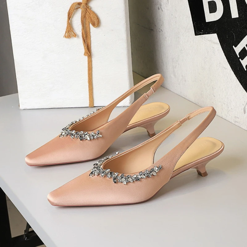 Pointed Toe Low Heels Shallow Mouth Tripping Silk Women's Shoes Rhinestone Chain Empty Wine Glass Heel Comfortable Single Shoes