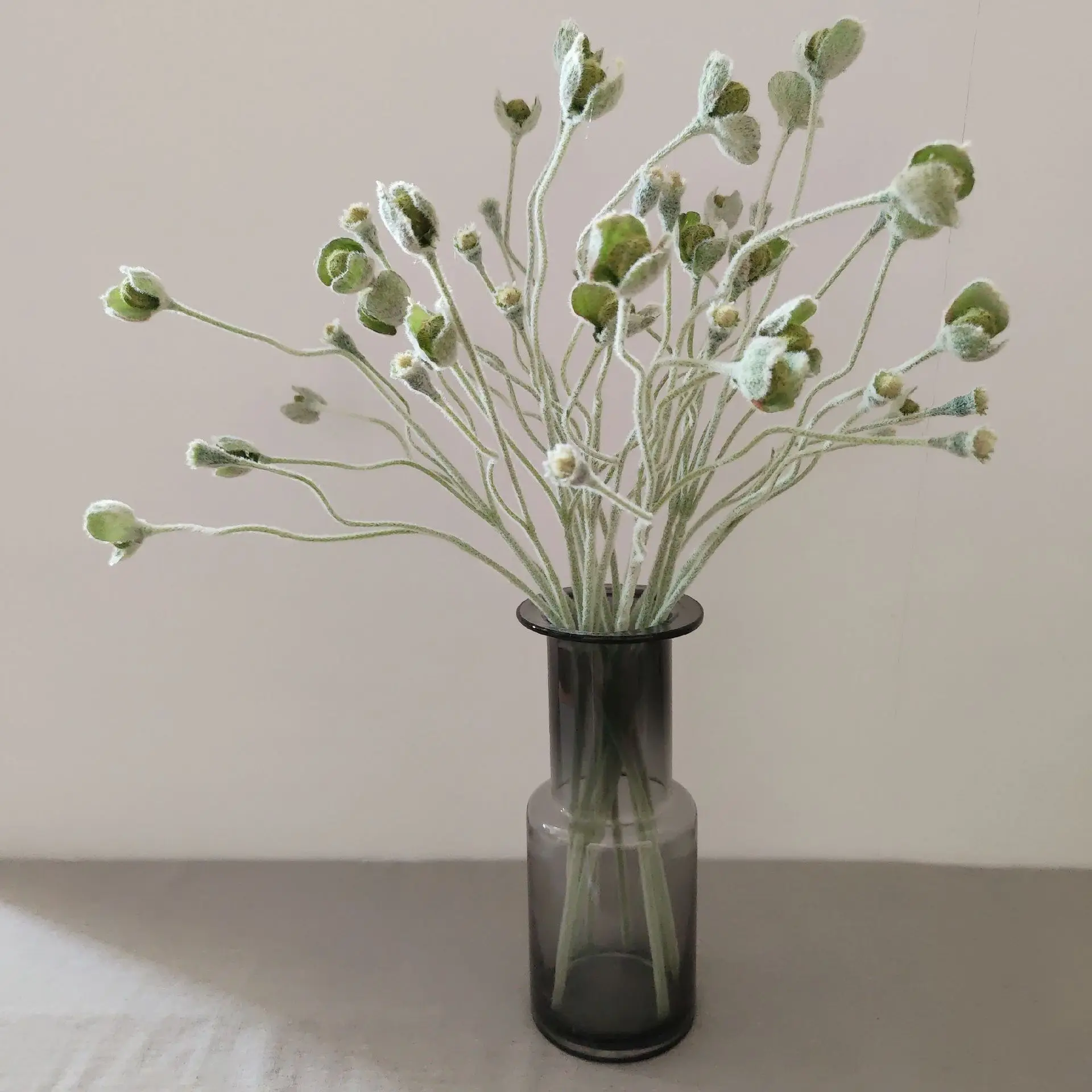 Branche de plantes vertes artificielles, décoration de maison, bricolage, Simulation d'arrangement floral, accessoires plantes avec boutons de fleurs en peluche, 1 pièce