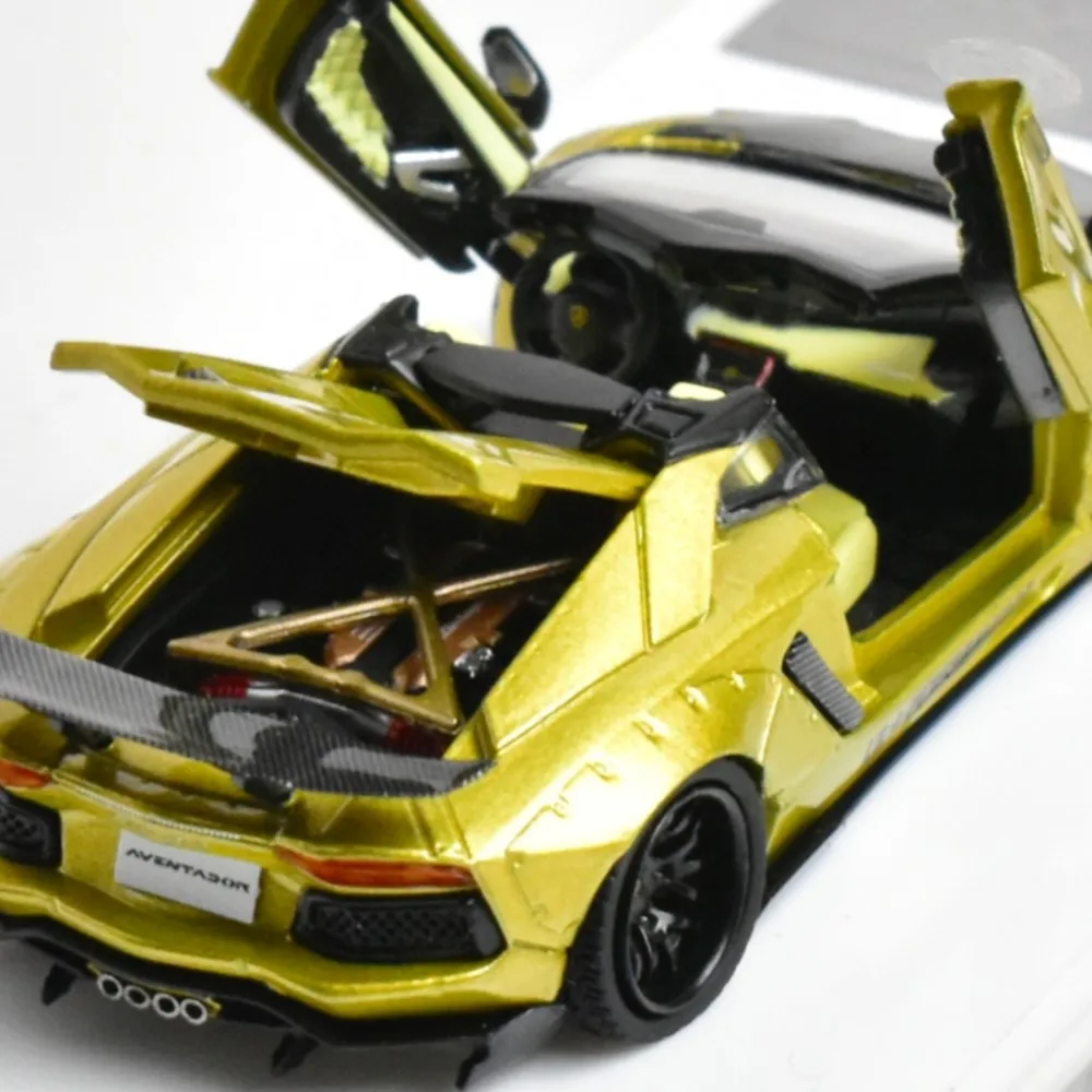 RM 1:64 Collection Aventador LP700-4  Adults Hobby open Diecast  Model Car