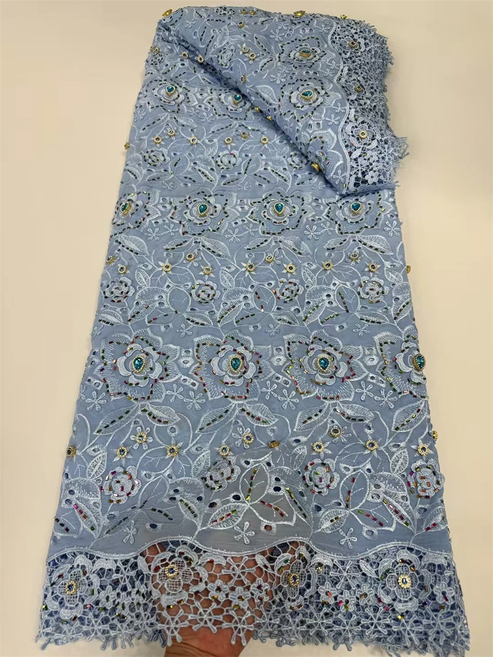 ホワイトアフリカシフォンストーンレース生地 2025 高品質フランスナイジェリア新郎レース生地縫製ドレスウェディングパーティー