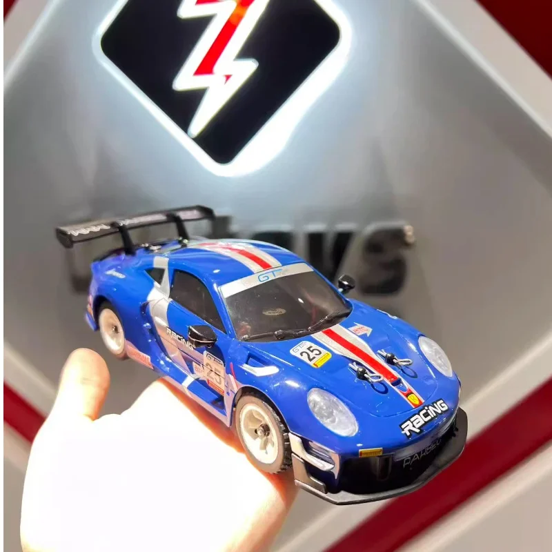 新しい 1:28 WL Toys 284191 シミュレーション衝撃吸収 RCカー 電動四輪駆動ドリフトカー 30km/H おもちゃモデル 男の子向けギフト