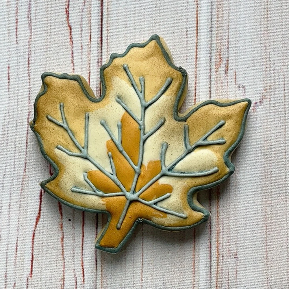 KENIAO Thanksgiving Maple Leaf Cookie Cutter - 9.1 CM Biscuit Fondant Pastry Bread Sandwich Mold - Stainless Steel