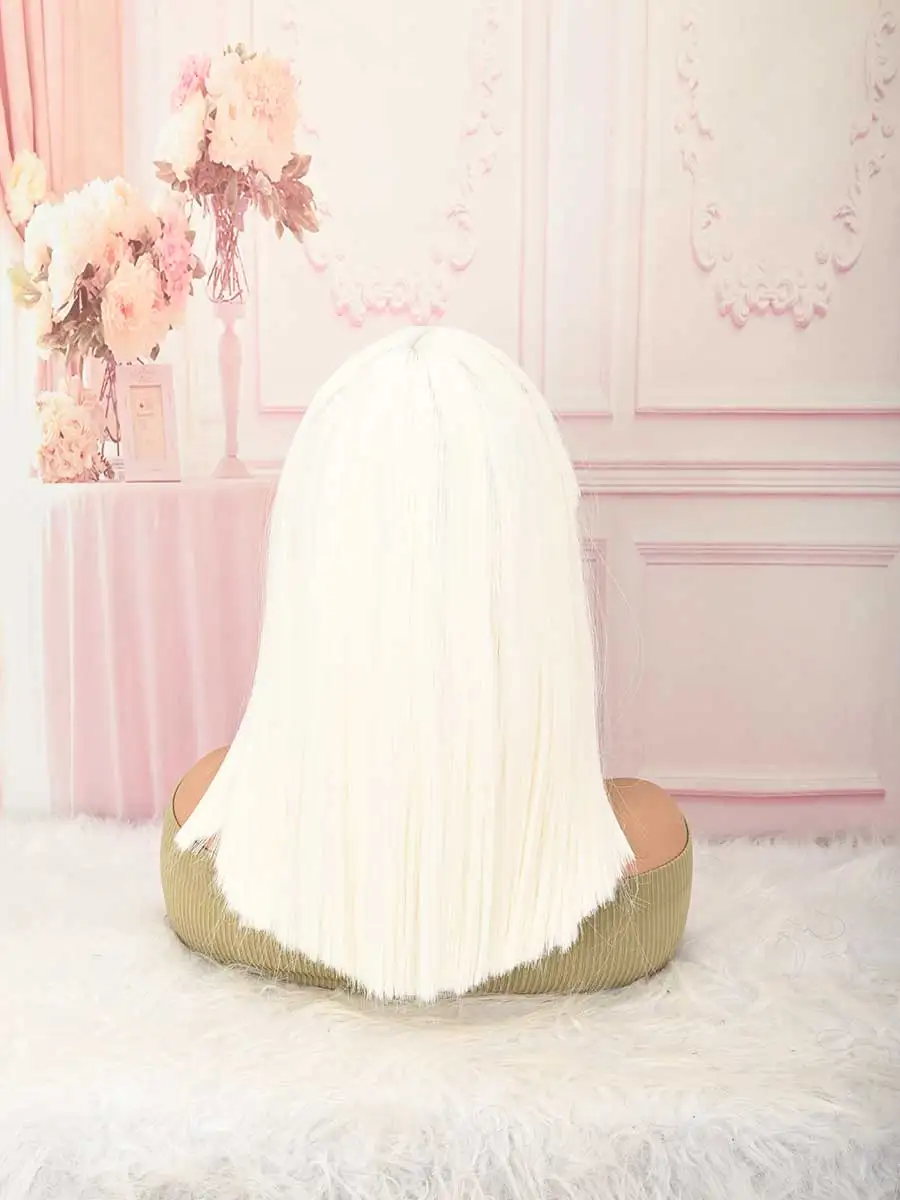 white Bob Wig with Bangs, Short white Wig for Women Straight Bob Wigs Heat Resistant Synthetic wig Mia Wallace Cleopatra Cospaly Daily Party Use