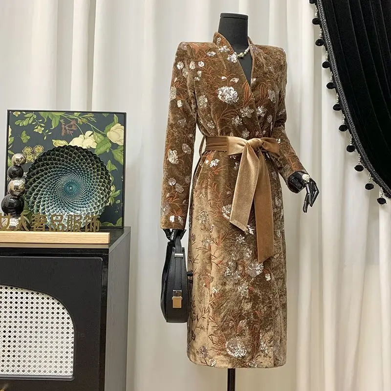 

Embellished Velvet Trench Coat Women's 2025 Fall Brown Stand Collar Coat Luxe Beaded Embroidery Slim Fit Jacket
