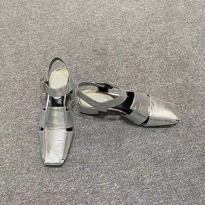 Scarpe da donna di fascia alta di lusso con tacco alto caratteristiche Casual scarpe singole con tacco spesso PU scarpe da donna con tacco medio 2022