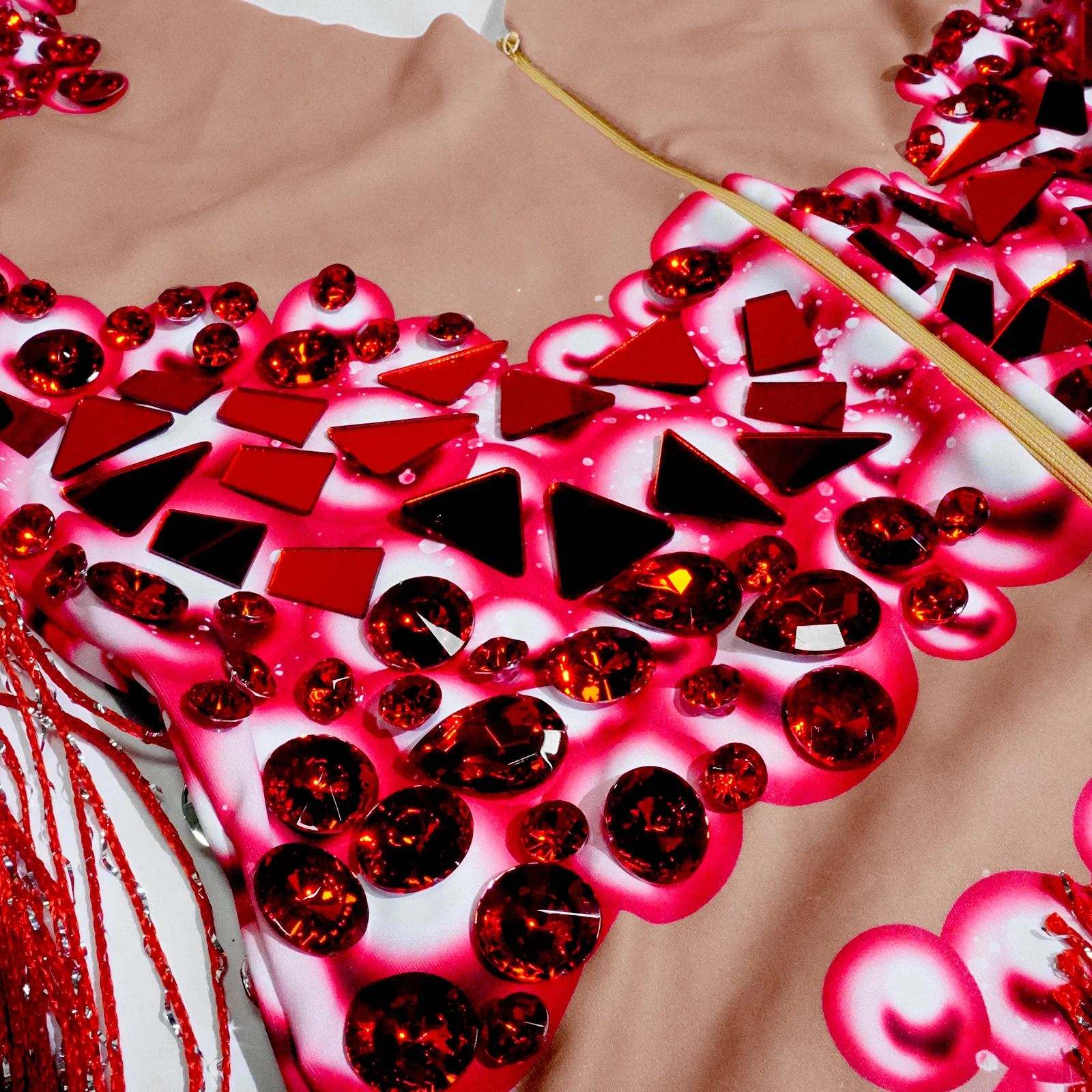 ชุดบอดี้สูทสีแดงประดับกระจกและคริสตัล สำหรับนักร้อง นักเต้น งานวันเกิด ปาร์ตี้ไนต์คลับ แดร็กควีน ชุดแสดงบนเวที