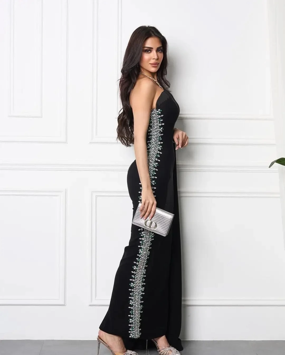 Aenyrst Elegant Black Satin Saudi Arabia Evening Dresses for Women Luxury Beaded One Shoulder Long Sleeve Prom Gowns