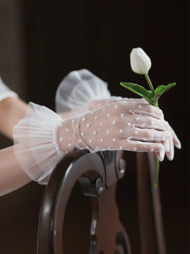 Bride Gloves Elegant Wedding Accessories Short Mesh Bridal White Lace Gloves For Women Bridesmaid Prom Party Gloves