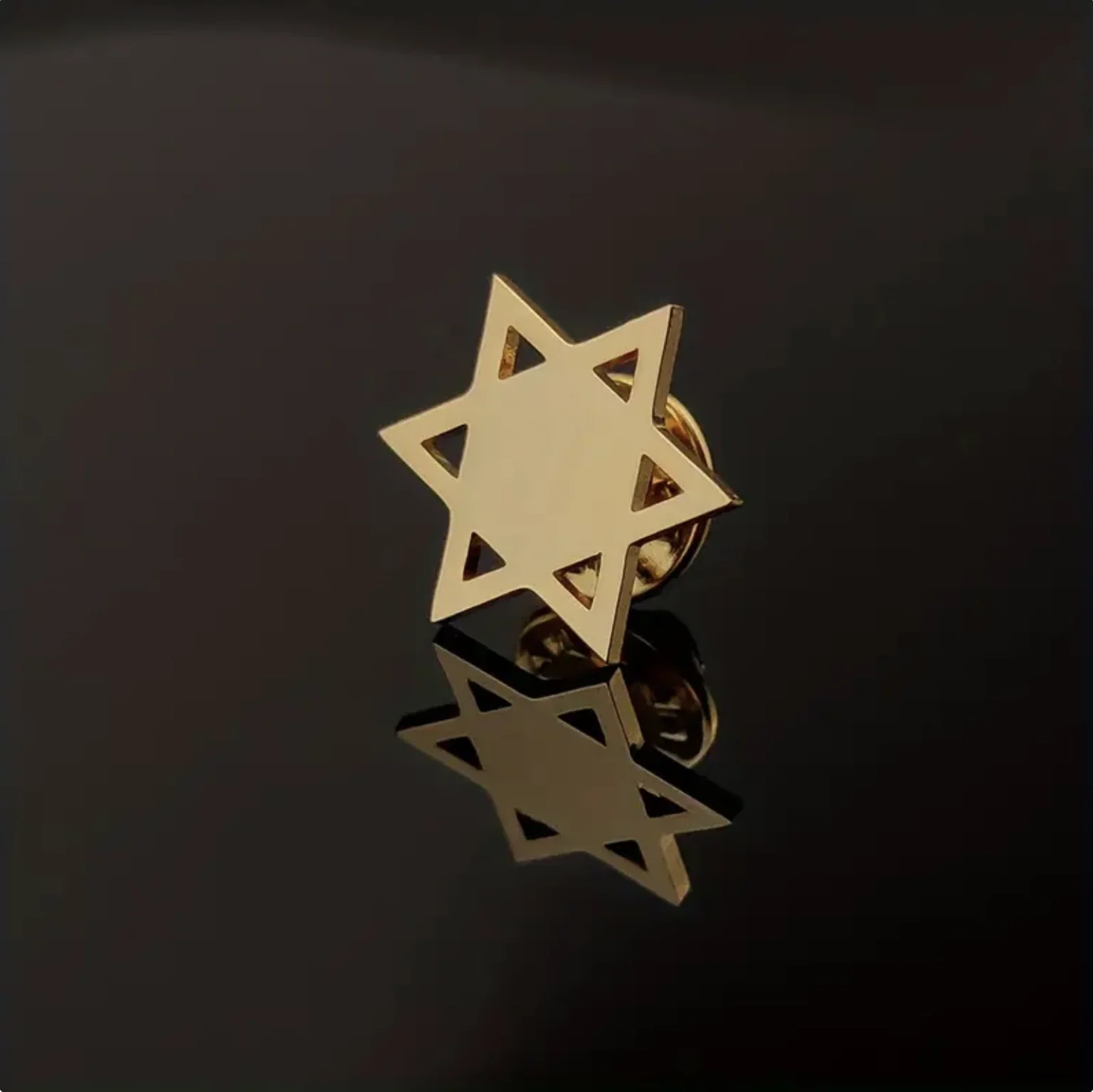 1pc Stainless Steel Brooch For Men, Fashion Temperament Hollow Six-pointed Star Brooch For Suit