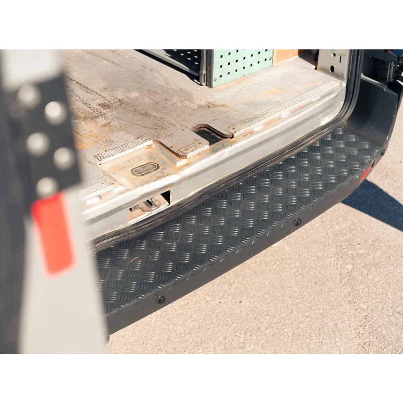 

Защитная наклейка на задний бампер Camper 3D BLACK из резины с клейкой основой, противоскользящая, для VW T5 T6, FIAT DUCATO, FORD TRANSIT