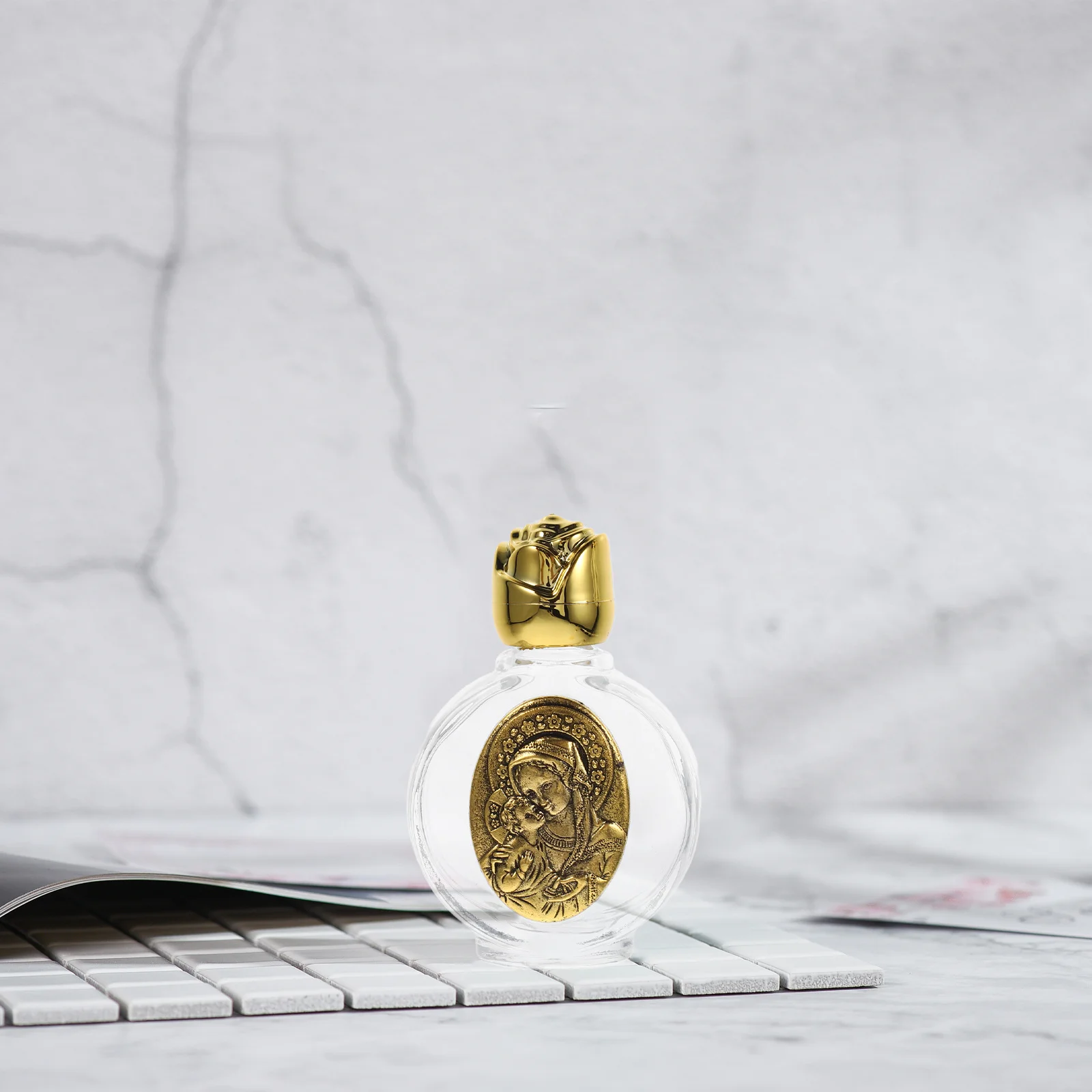 

2Pcs Metal Water Bottle Holy Glass Small Portable Leak-Proof Design for Communion Blessing Refillable Decoration