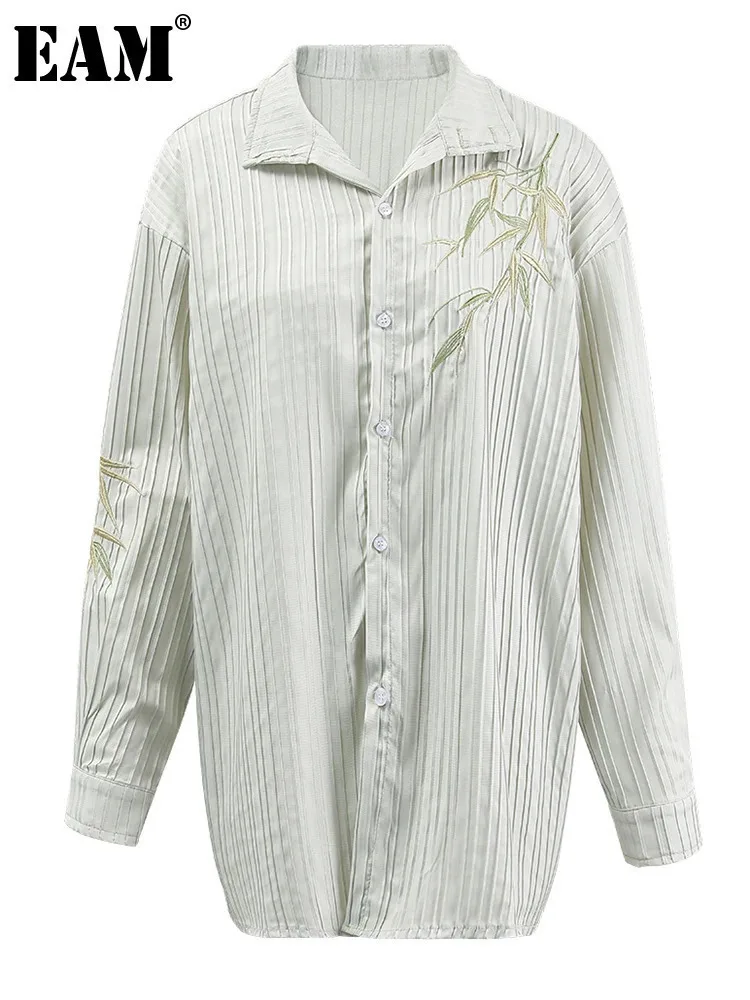 

[EAM] Women Light Green Embroidery Big Size Pleated Blouse New Lapel Long Sleeve Shirt Fashion Tide Spring Autumn 2024 CPG1367