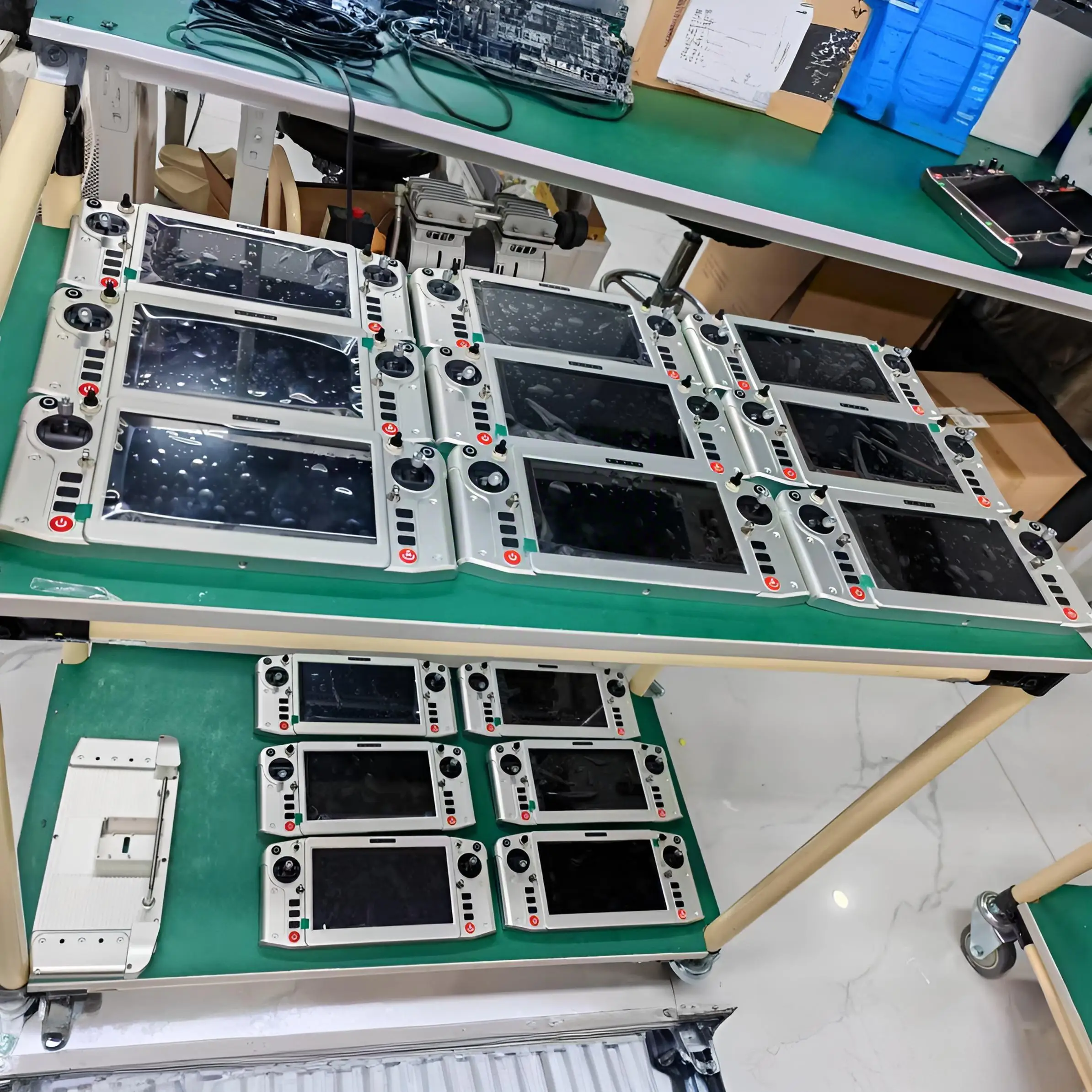 Customizable Lightweight Handheld Touchscreen Remote Control Accessory Custom Mold 40KM/80KM Transmission Supports