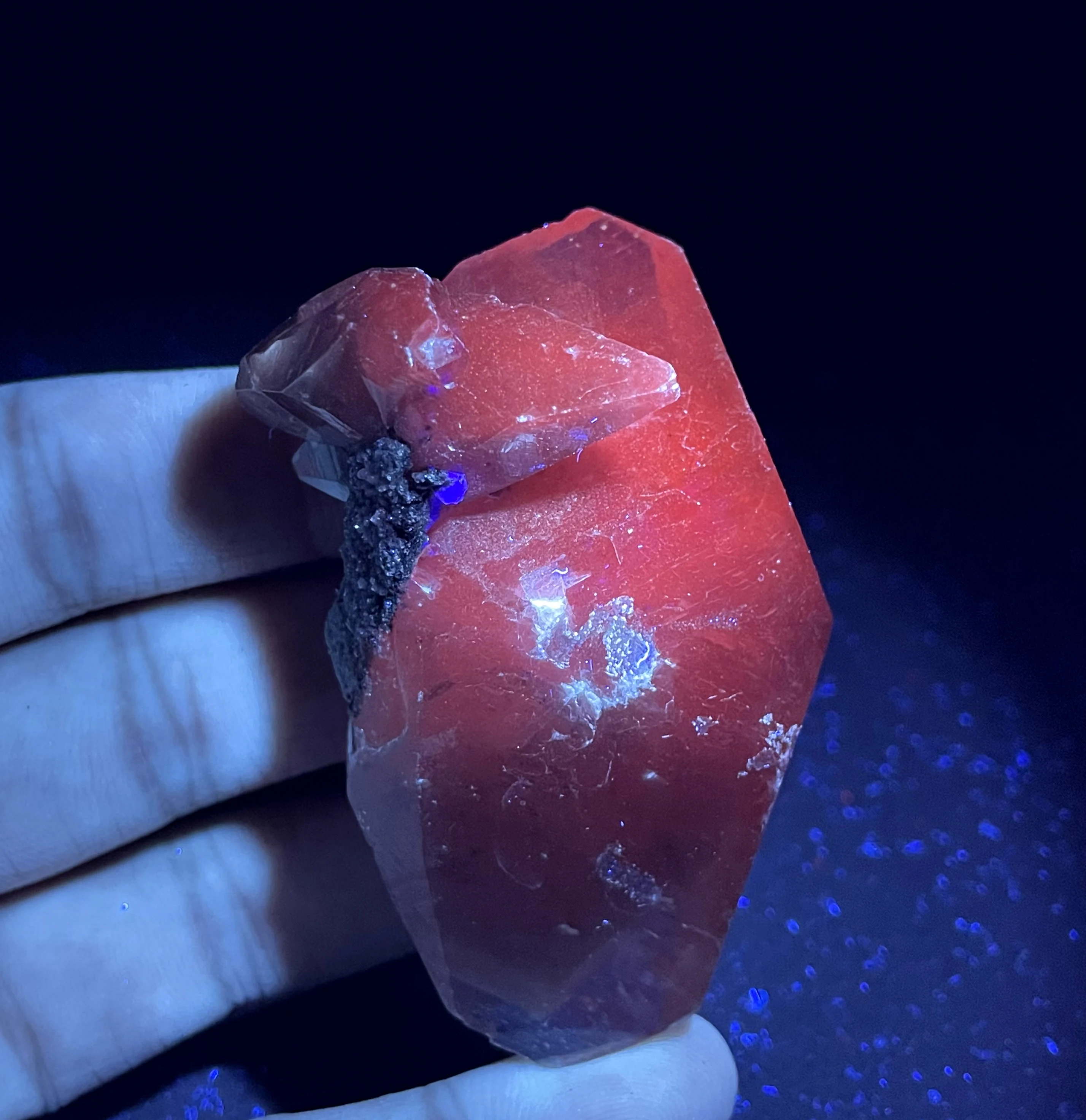 NEW! 100% natural Fluorescent calcite mineral specimen stones and crystals healing crystals quartz