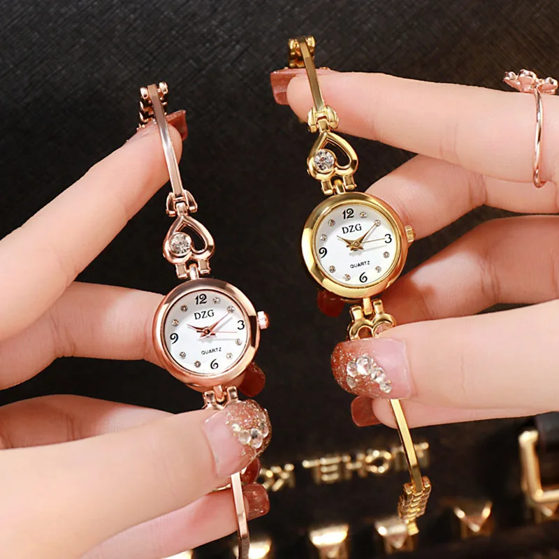 Fashionable heart-shaped bracelet ladies' wristwatch, fashionable and simple diamond-encrusted ladies' wristwatch, luxurious gif