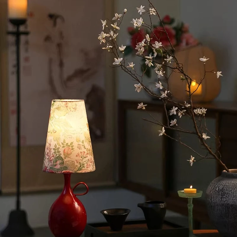 

national color, fragrance, oriental color matching aesthetics, Chinese ancient atmosphere, bedside table, ceramics