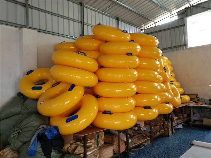 โรงงานโดยตรงแพน้ํา / ขายส่งแหวนว่ายน้ําทําให้พองเกมน้ําสกี Towable Tube สําหรับผู้ใหญ่