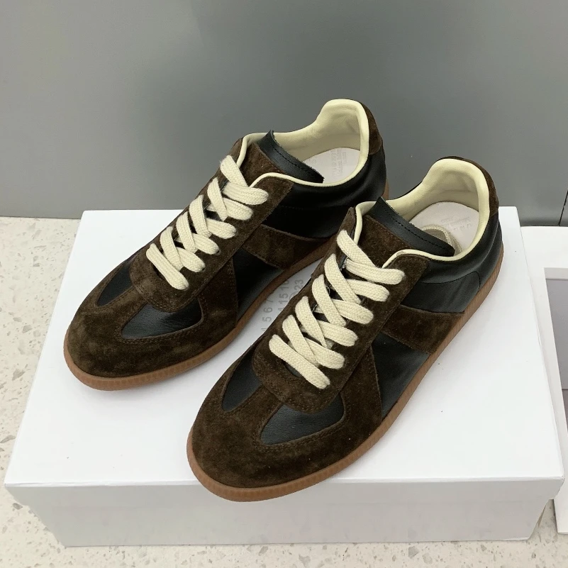 

Luxury retro German training shoes for women spring and summer new styles white shoes for men flat bottomed casual sports shoes