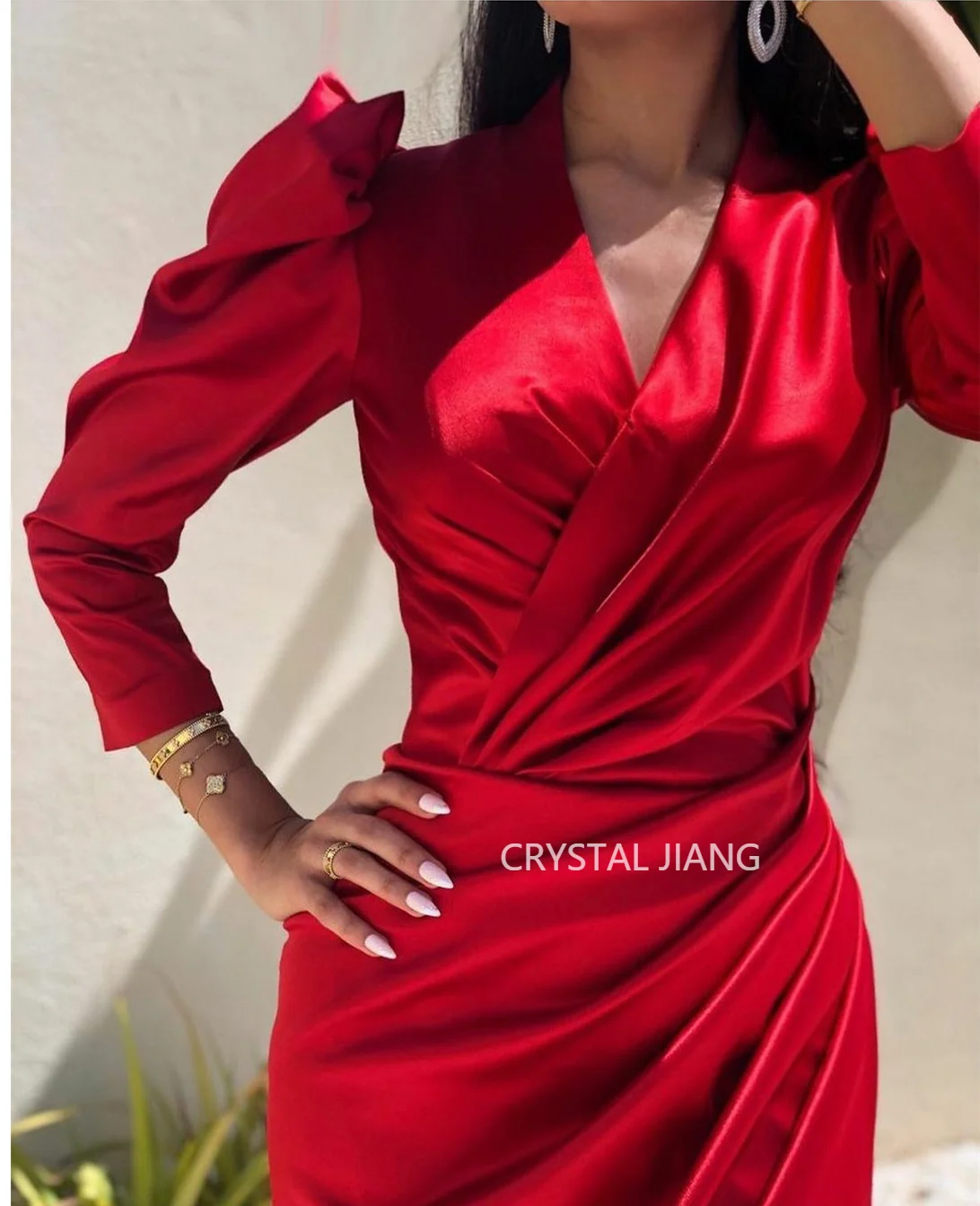 2023 Neuankömmling sexy kurze rote Satin V-Ausschnitt Abendkleider فساتين الس카رة knöchel langes Ballkleid Robe de Soirée für Frauen