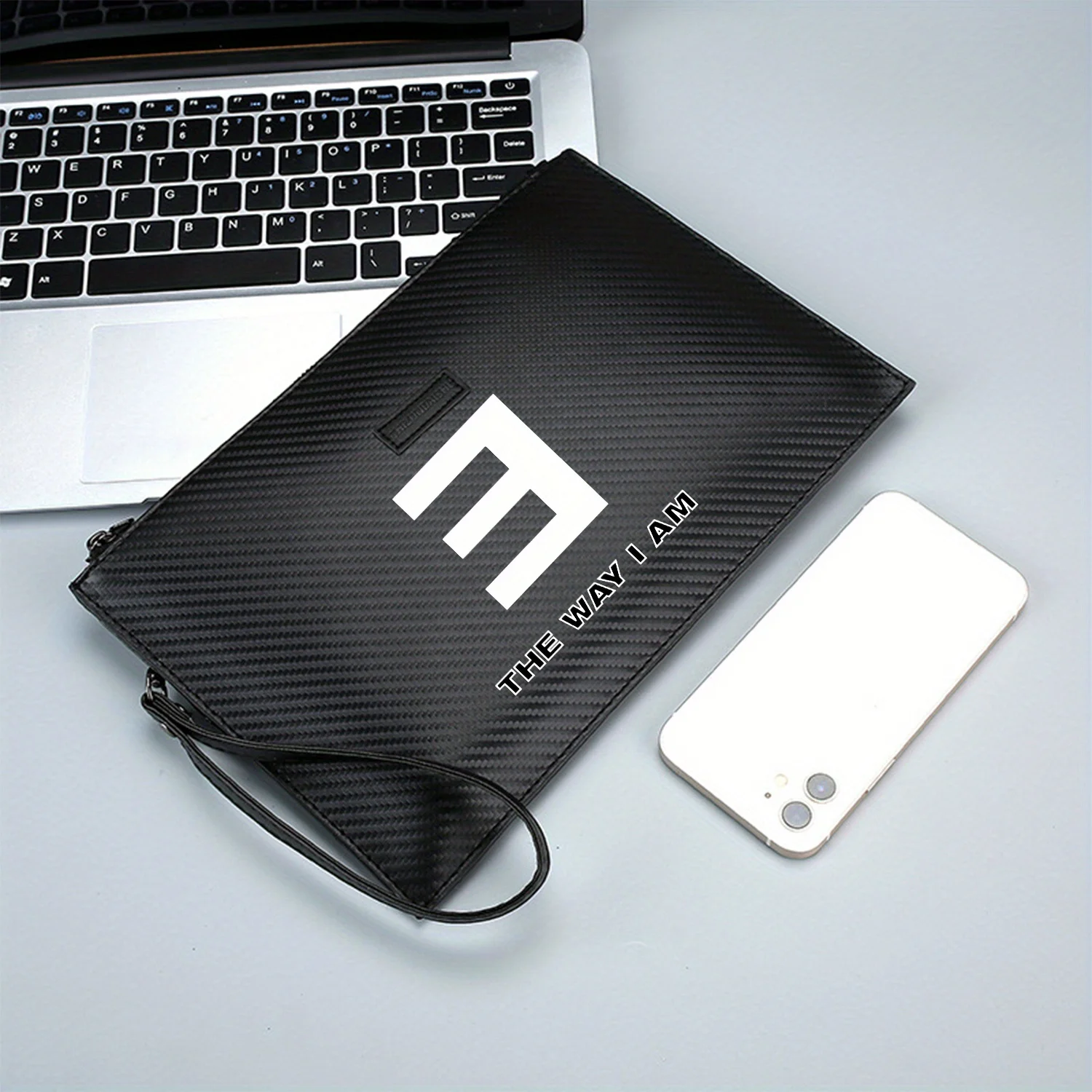 حقيبة يد رجالية من البولي يوريثان مطبوعة أنيقة على الطريقة النصية من White E، عصرية وعملية للحمل اليومي